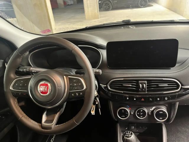 Fiat Tipo Cross