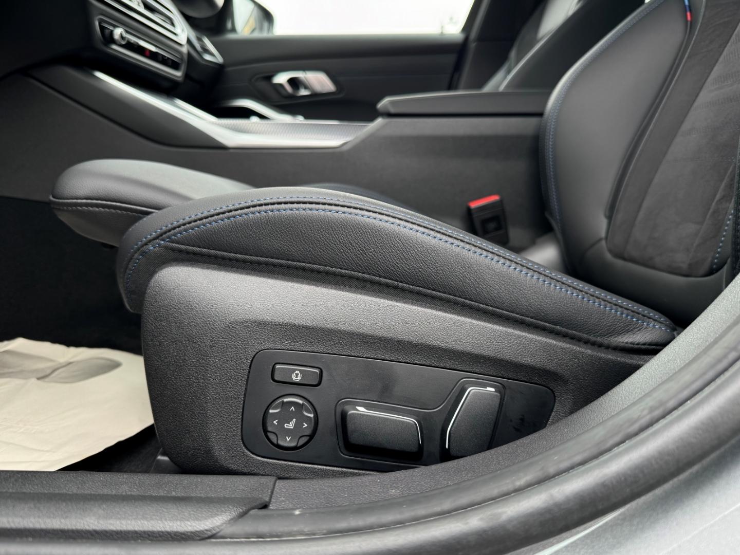 BMW 320 320d M-Sport Sedan xDrive