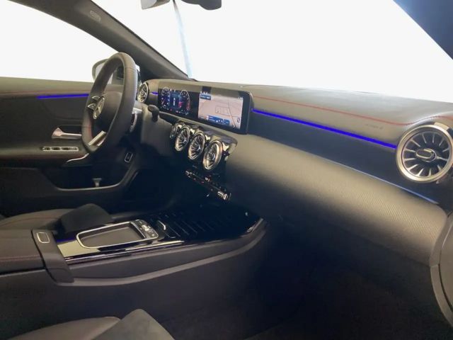 Mercedes-Benz CLA 180 CLA