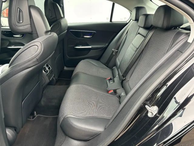 Mercedes-Benz C 220 C 220 d Sedan