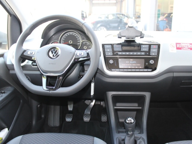Volkswagen up! Active