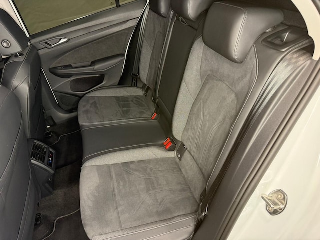 Volkswagen Golf 1.5 eTSI DSG Style