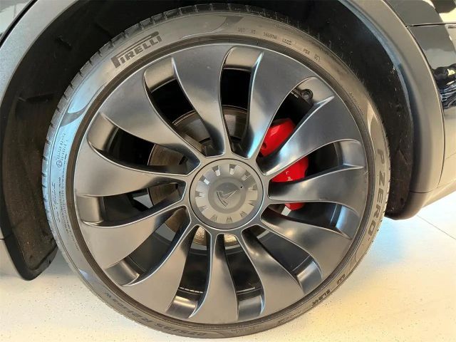 Tesla Model Y AWD Performance