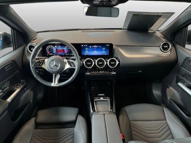 Mercedes-Benz B 200 Progressive Sedan