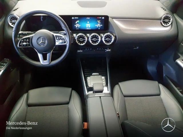 Mercedes-Benz B 180 Progressive Sedan