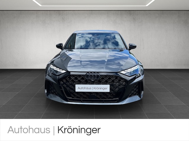 Audi RS3 Quattro S-Tronic Sedan