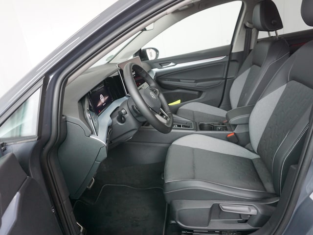 Volkswagen Golf 1.5 eTSI DSG Variant