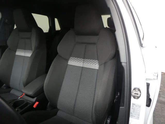 Audi A3 30 TFSI Sedan