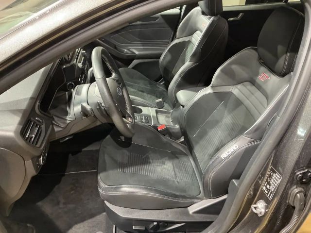 Ford Focus ST Line