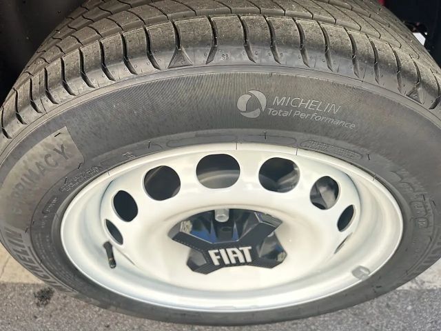 Fiat Grande Panda E RED