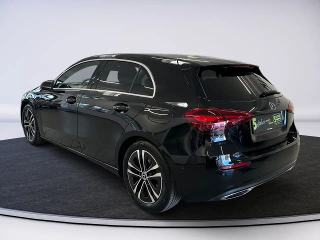 Mercedes-Benz A 200 A 200 d