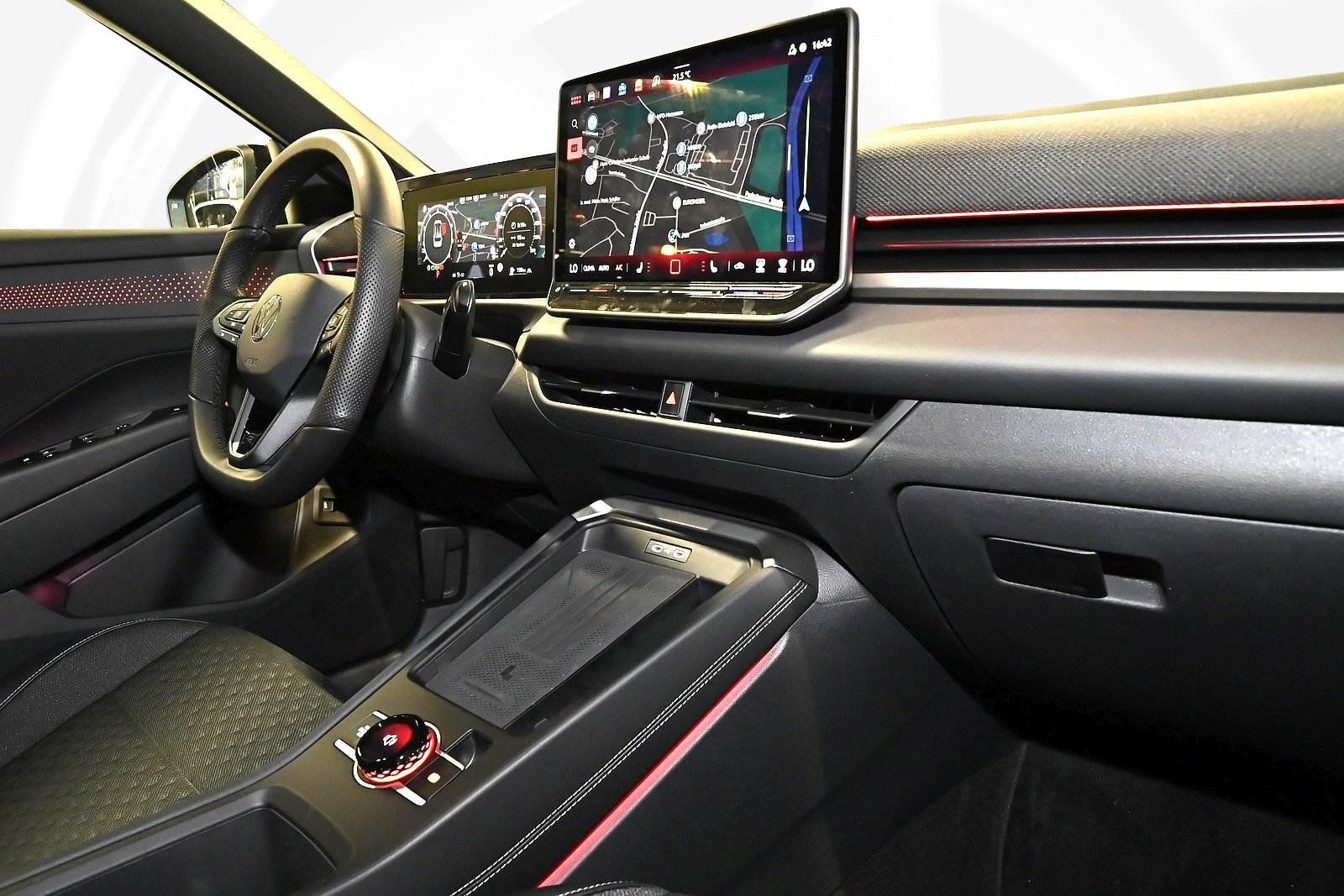 Volkswagen T-Roc 1.5 eTSI DSG R-Line