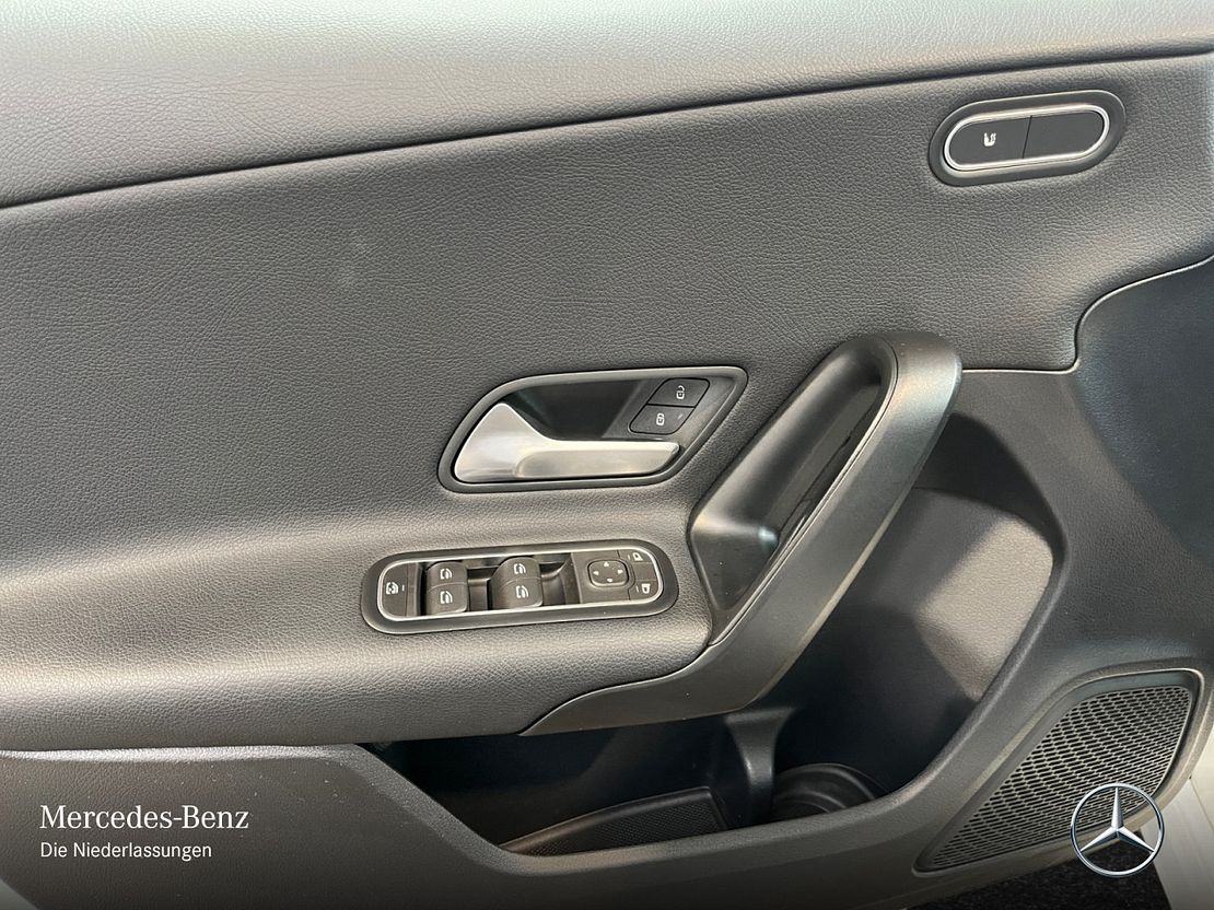 Mercedes-Benz A 180 A 180 d