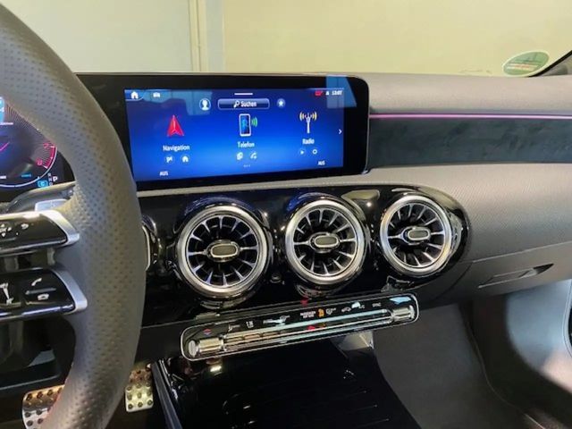 Mercedes-Benz A 200 AMG Line