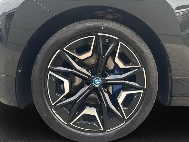 BMW iX xDrive40