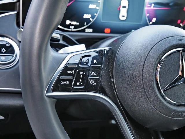 Mercedes-Benz E 220 AVANTGARDE E 220 d Sedan