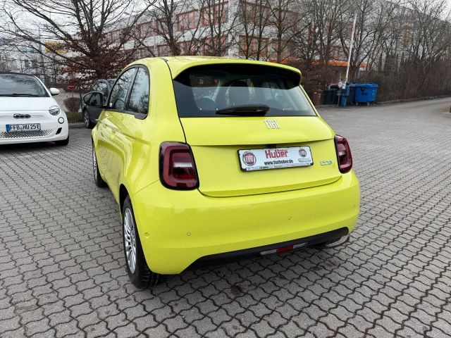 Fiat 500e Komfort-Paket Kamera SHZ PDC Klima