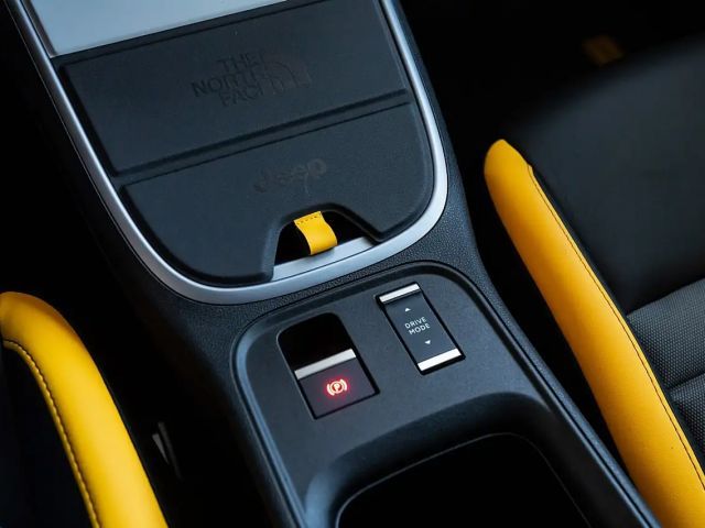 Jeep Avenger 1.2 T3 e-Hybrid 4xe The North Face e-DCT6