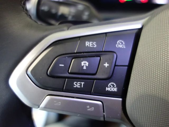 Volkswagen T-Roc 1.5 eTSI DSG Life