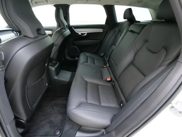Volvo V90 AWD Dark Plus T6