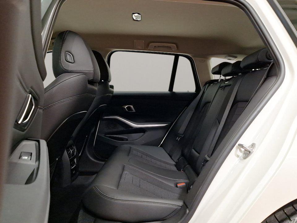 BMW 330 330i Touring xDrive