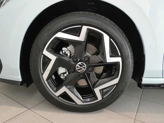 Volkswagen Golf 1.5 eTSI DSG R-Line