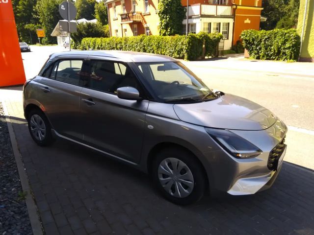 Suzuki Swift Club Hybrid