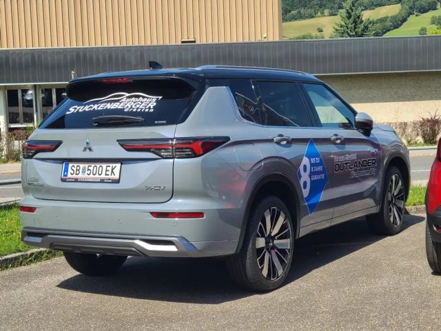 Mitsubishi Outlander 4WD PHEV