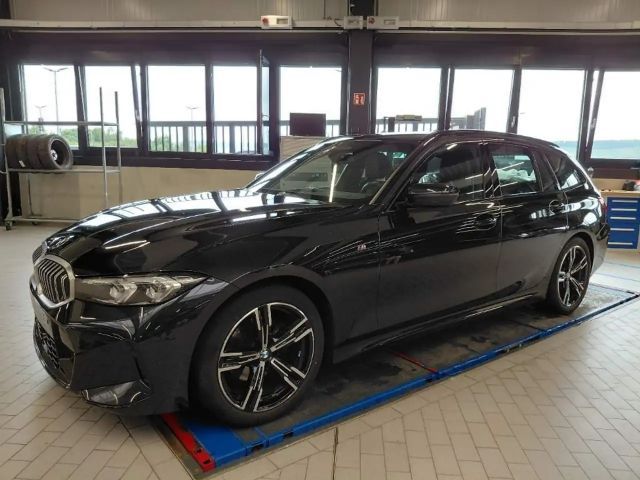 BMW 320 320d M-Sport Touring xDrive