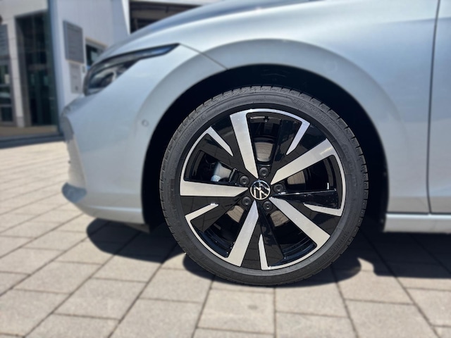 Volkswagen Golf 1.5 eTSI DSG Golf VIII IQ.Drive