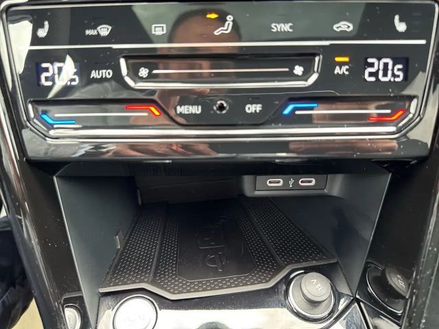 Volkswagen T-Roc IQ.Drive R-Line Style