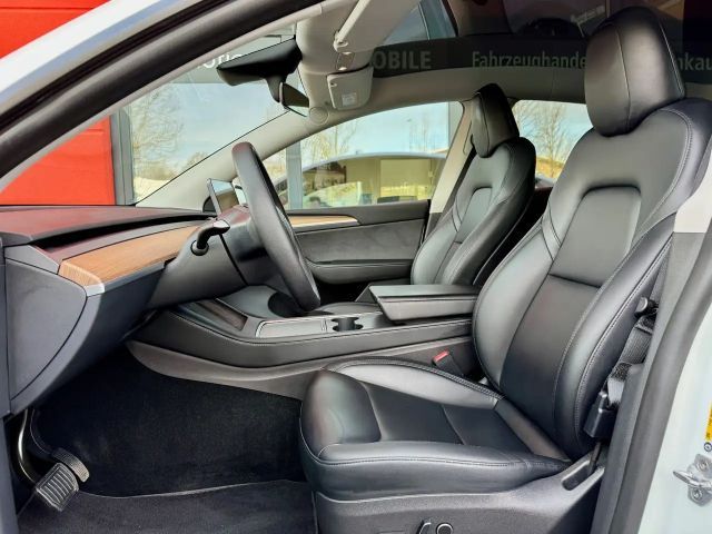 Tesla Model Y AWD Long Range