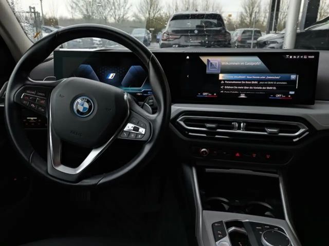 BMW 330 330e Touring