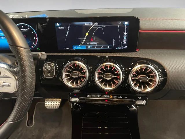 Mercedes-Benz CLA 200 Shooting Brake