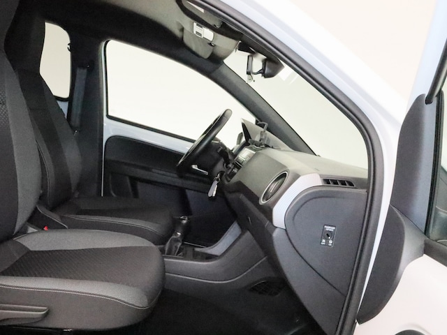 Volkswagen up! Active