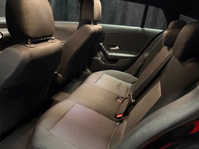 Mercedes-Benz CLA 180 CLA *AHK*VIRTUAL-COCKPIT*KAMERA*