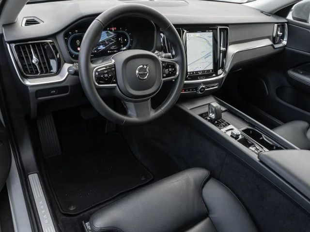 Volvo V60 Cross Country AWD Plus