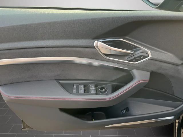 Audi Q8 e-tron 55 S-Line