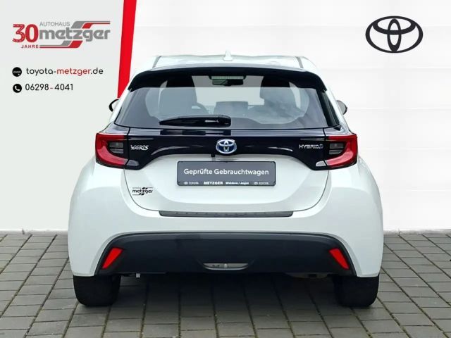 Toyota Yaris Hatchback Hybride Team D