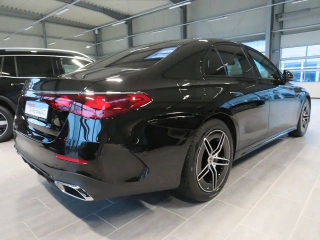 Mercedes-Benz E 220 AMG Line E 220 d Sedan