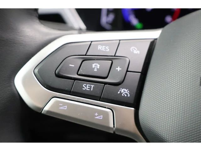 Volkswagen Touran 1.5 TSI DSG R-Line