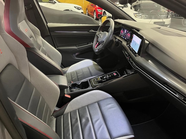 Volkswagen Golf 2.0 TSI DSG