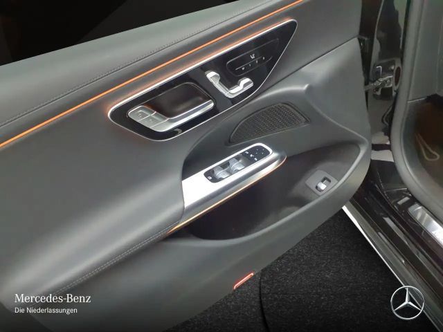 Mercedes-Benz E 200 AMG Line Sedan