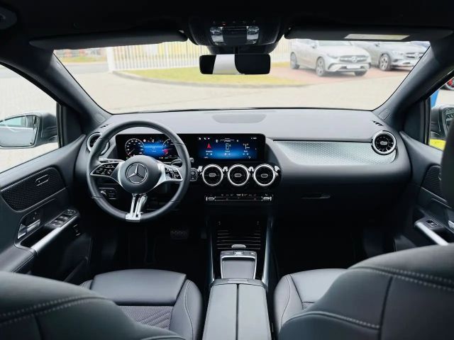 Mercedes-Benz B 180 Progressive Sedan