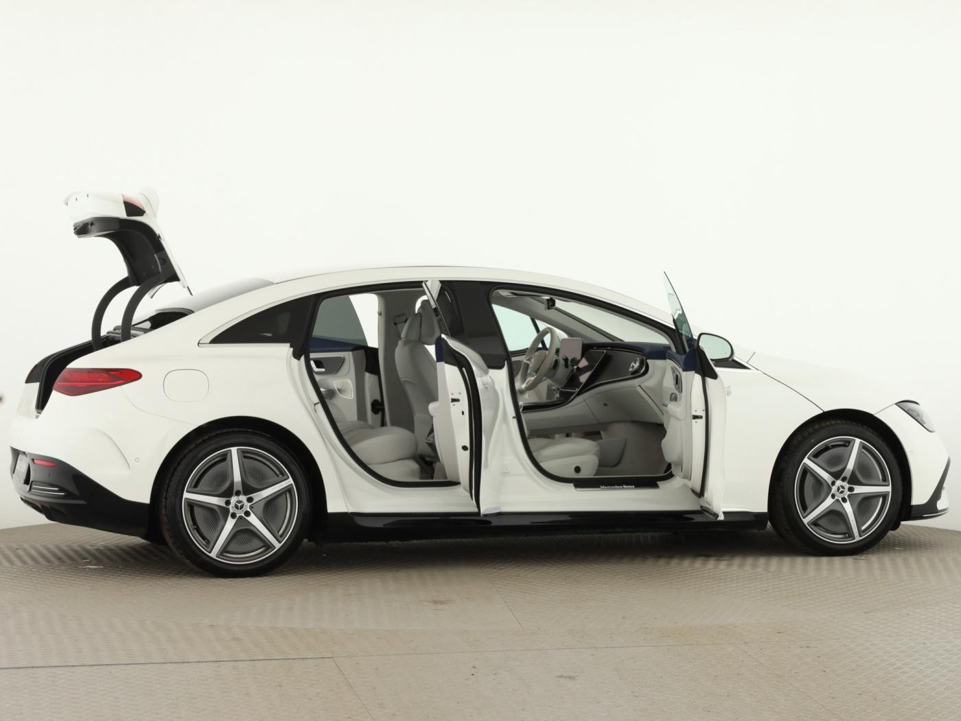 Mercedes-Benz EQE 300 AMG Line Sedan