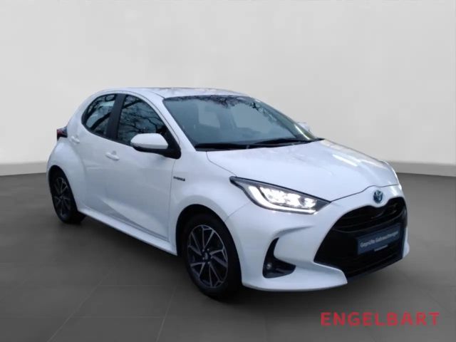 Toyota Yaris Hatchback Hybride Team D