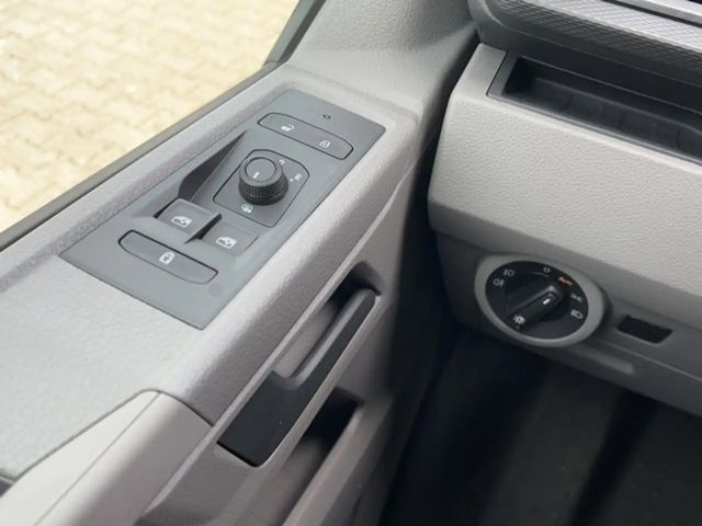 Volkswagen Transporter 6.1 Kombi 2,0 l TDI SCR 110 kW Getriebe: 7-Gang-Doppelkupp