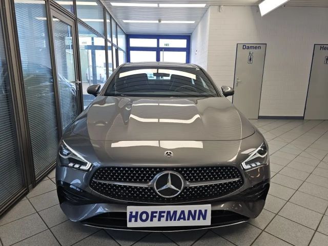 Mercedes-Benz CLA 200 AMG Line Coupé