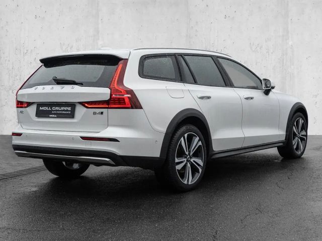 Volvo V60 Cross Country AWD Plus