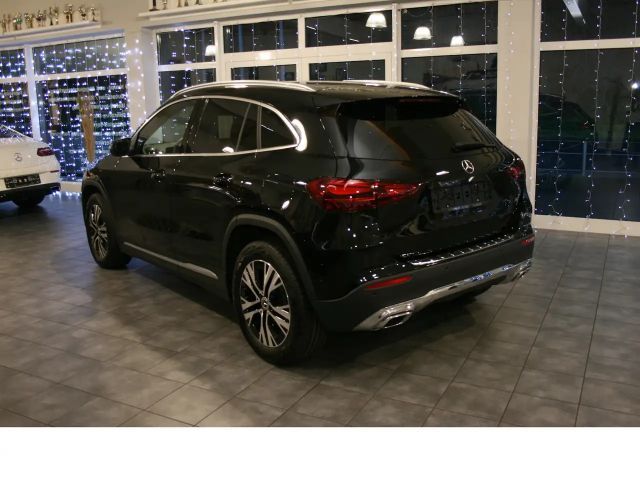 Mercedes-Benz GLA 200 4MATIC GLA 200 d